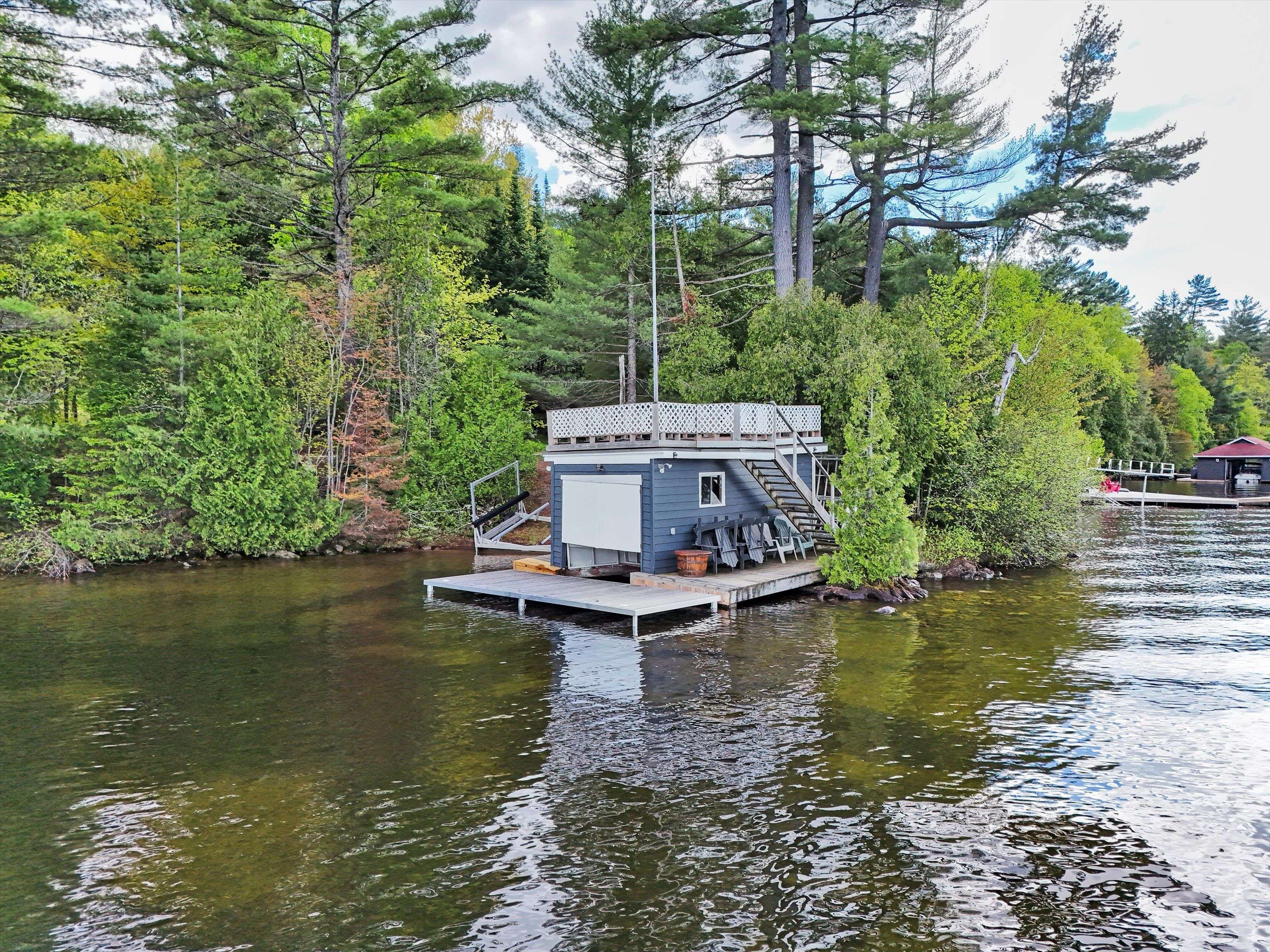 Lake Of Bays, ON P0B 1A0,1093 Glenmount RD
