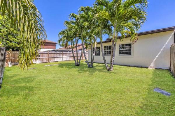 Delray Beach, FL 33445,366 SW 27th Ave