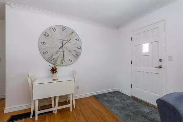 Collingwood, ON L9Y 2Z2,591 Oak ST