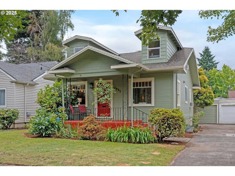 2951 NE 35TH AVE, Portland, OR 97212