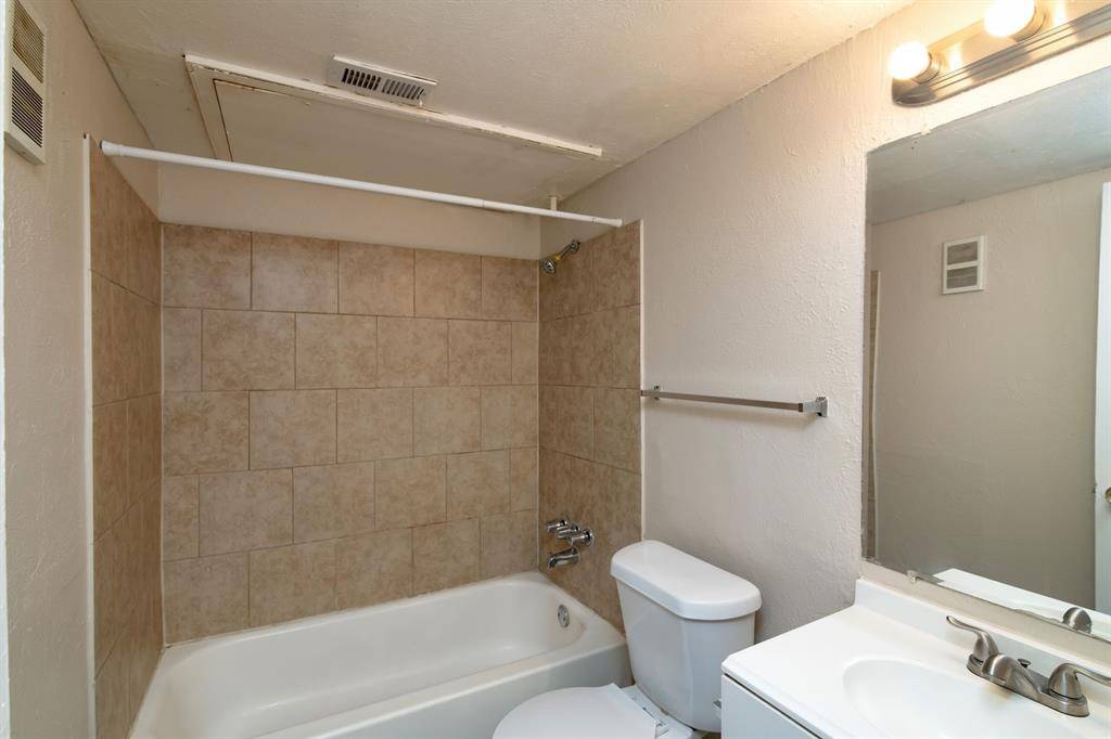 Dallas, TX 75216,3823 Bonnie View Road
