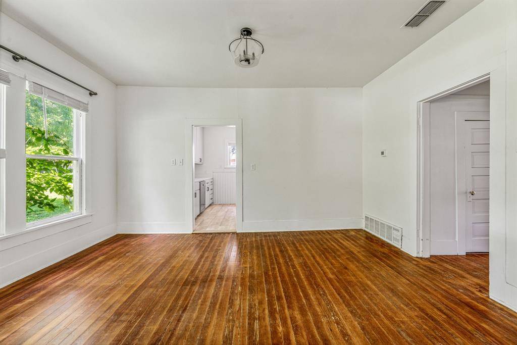 Stephenville, TX 76401,1143 W Jones Street