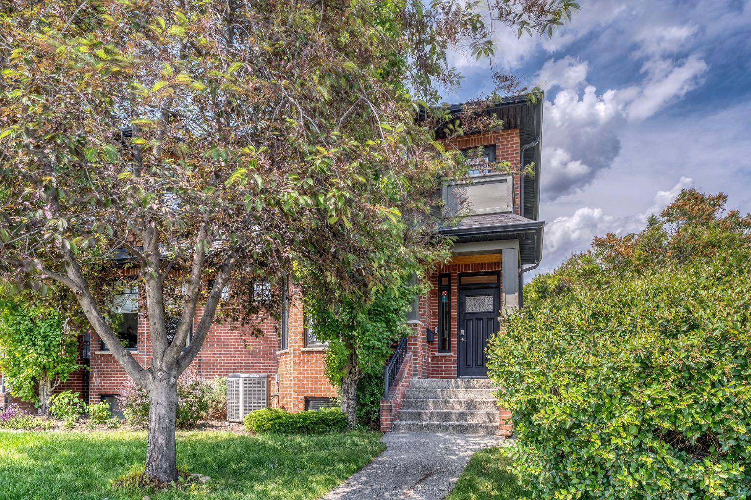 Calgary, AB T2T 2K4,2024 38 AVE SW