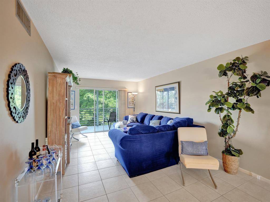 Coconut Creek, FL 33066,2003 Granada Dr #C4