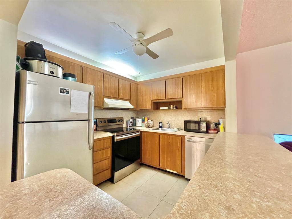 Pompano Beach, FL 33060,257 S Cypress Rd #415