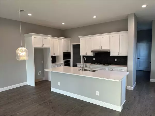 Dallas, TX 75223,417 S Glasgow Drive