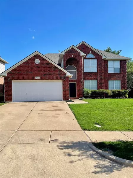 5200 Saint Croix Lane, Fort Worth, TX 76137