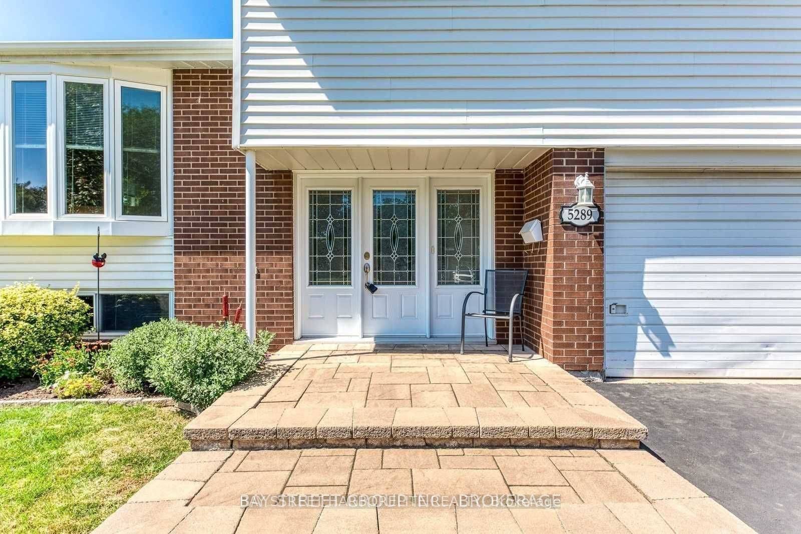 Burlington, ON L7L 3Y4,5289 Cindy LN