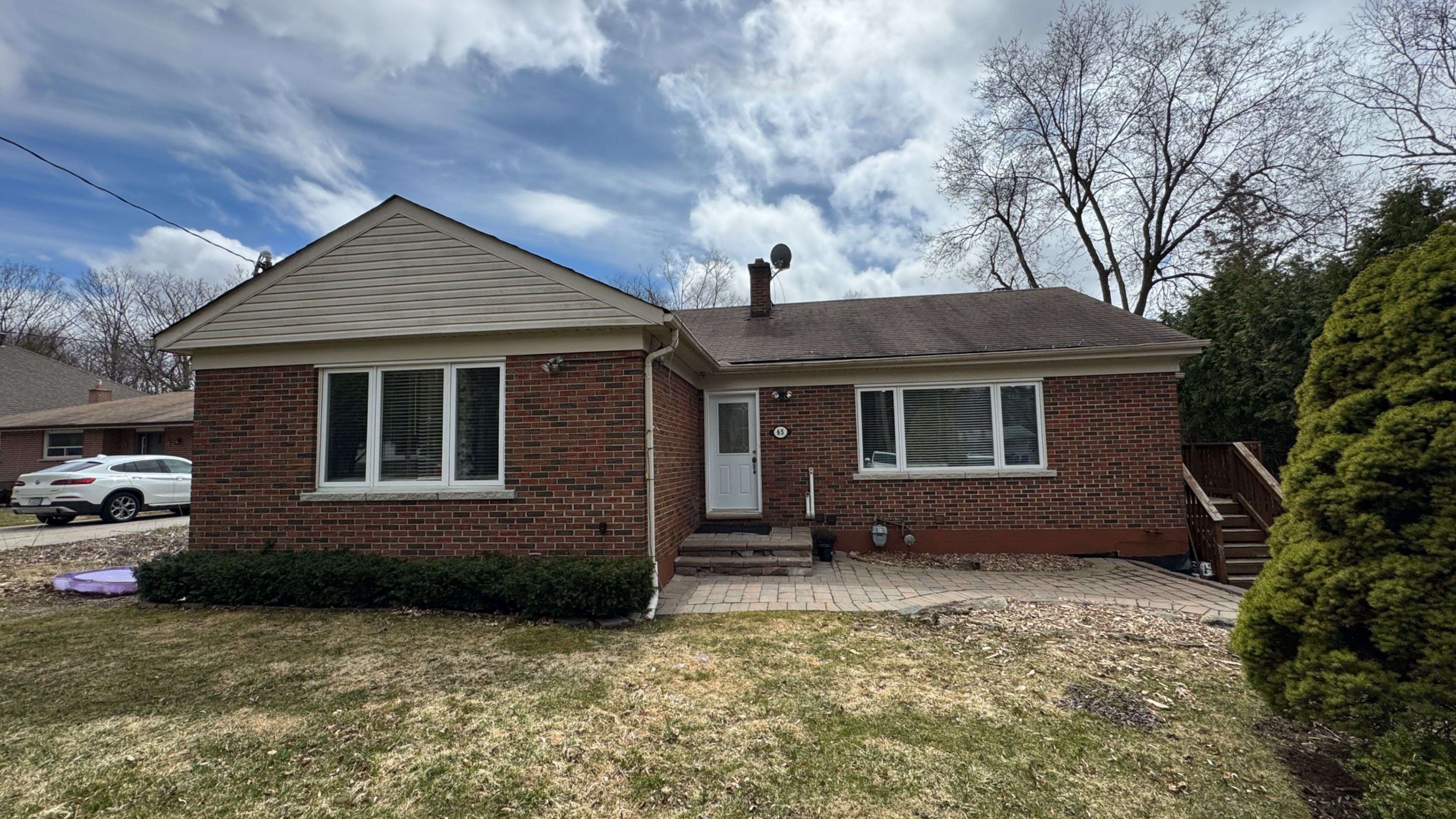 65 Park CRES #(Lower Level 2), Richmond Hill, ON L4E 3J5