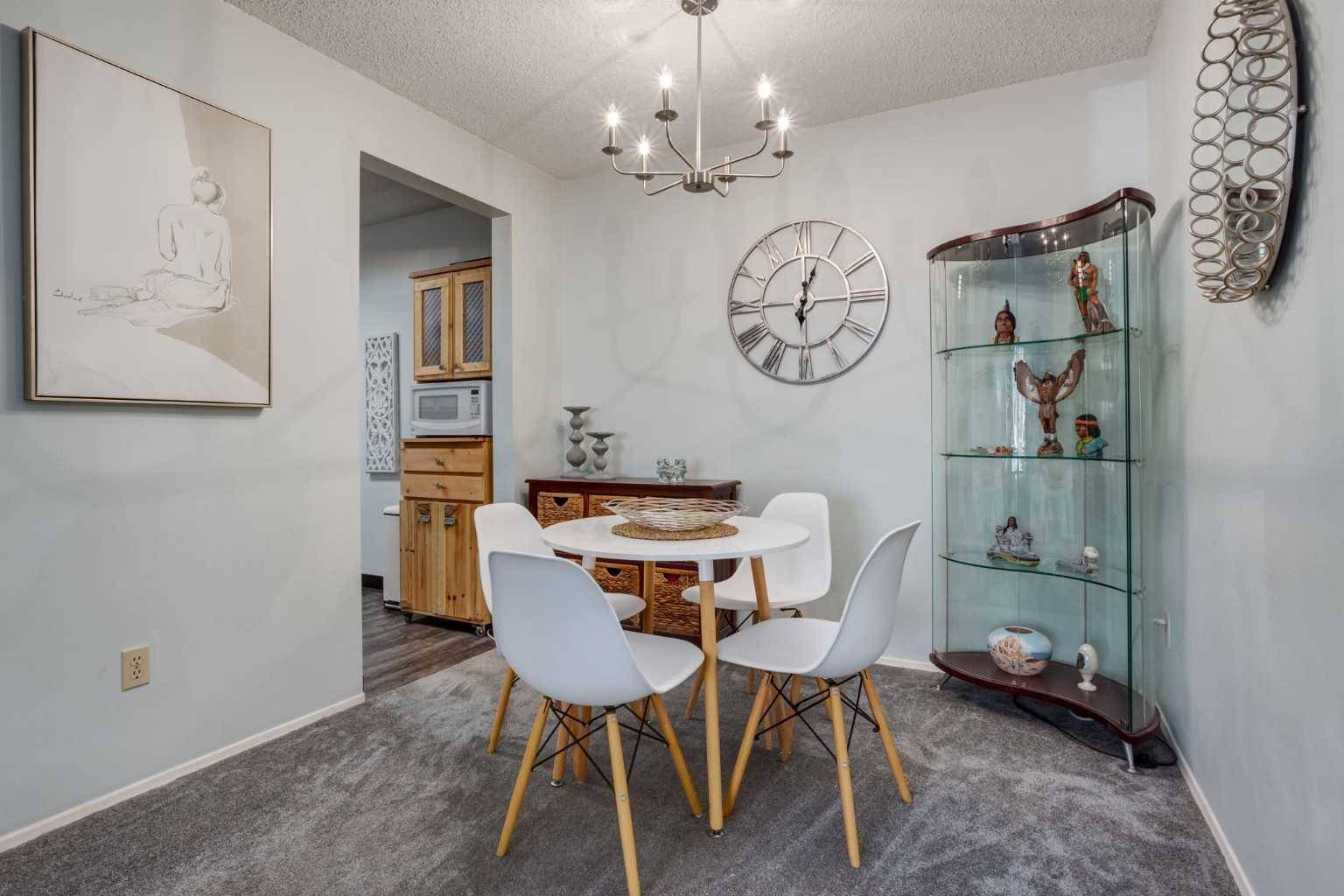 Calgary, AB T2W 2T6,315 Southampton DR SW #4107