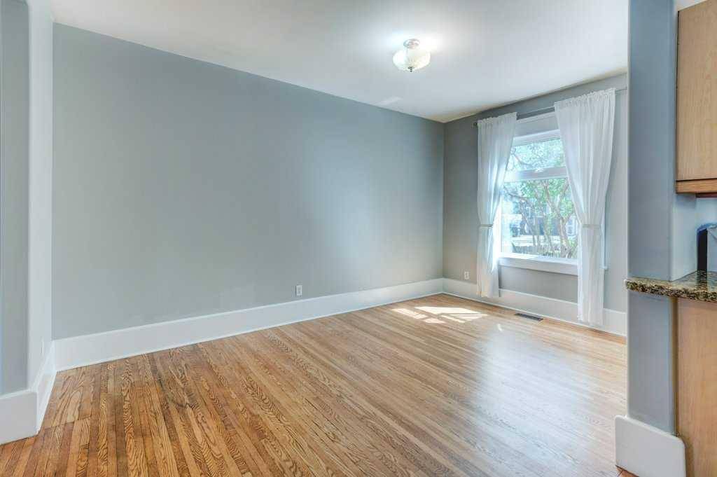 Calgary, AB T3C 0Y3,1527 15 AVE SW