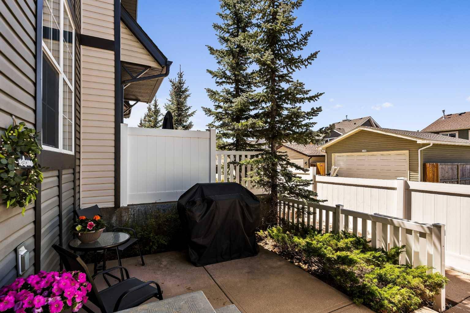 Calgary, AB T2Z 0T5,103 New Brighton Villas SE