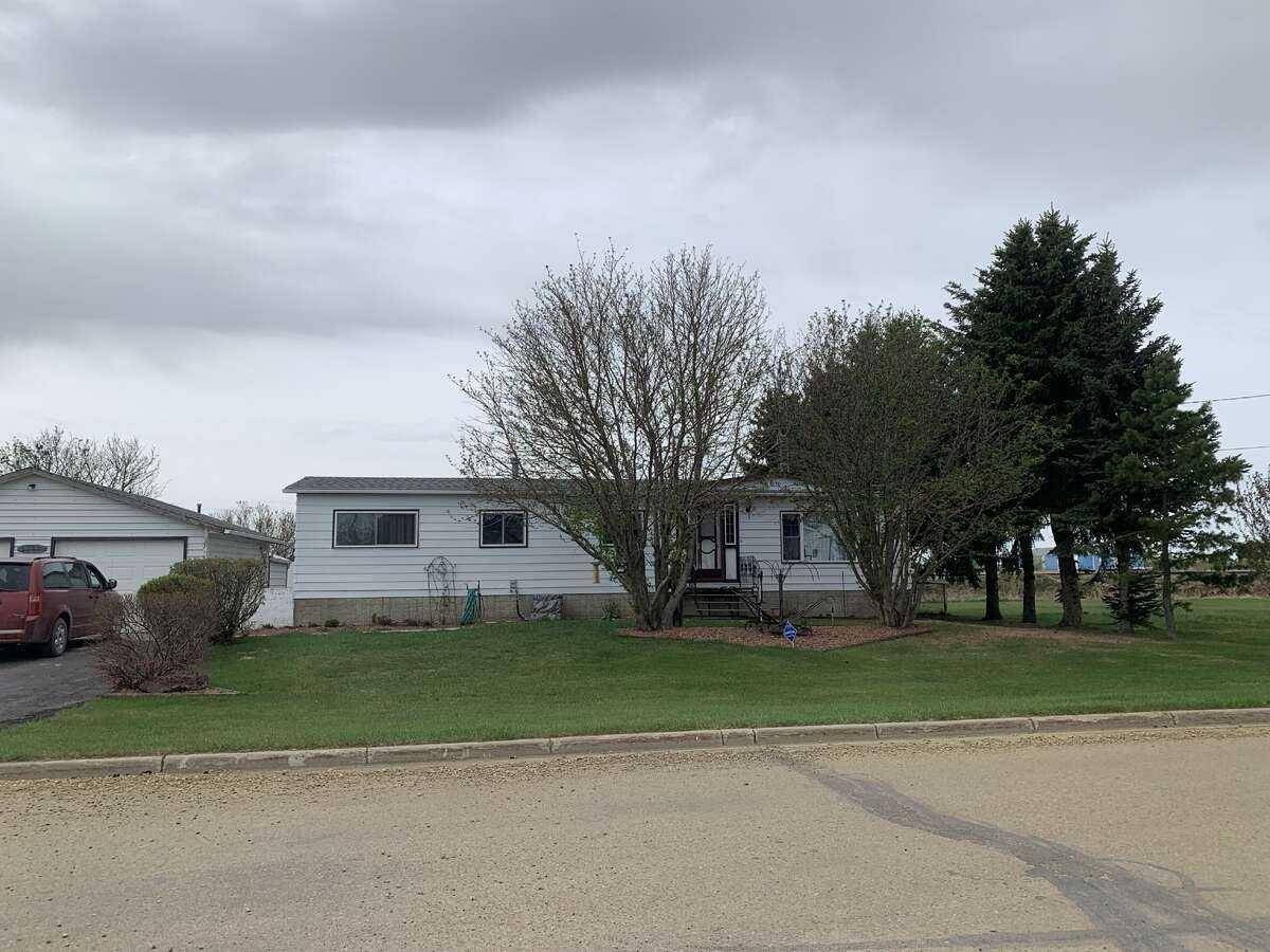 4601 50 AVE, Daysland, AB T0B 1A0