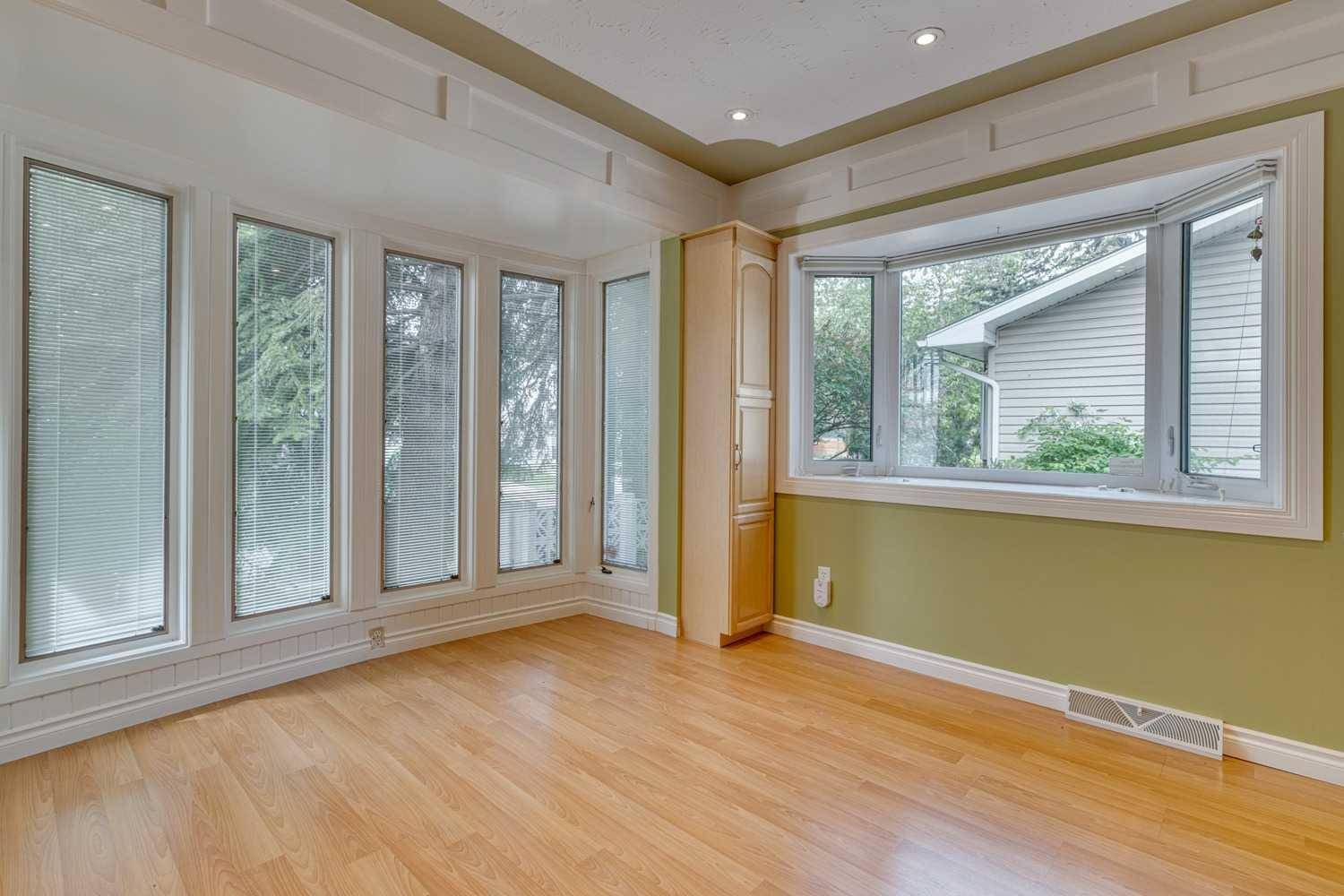 Calgary, AB T2V 0V5,1032 80 AVE Southwest