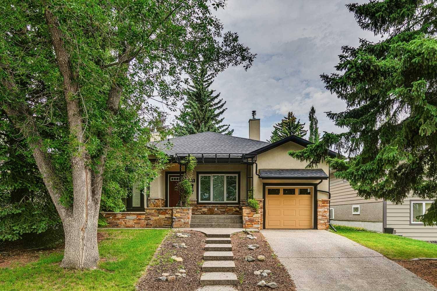 1032 80 AVE SW, Calgary, AB T2V 0V5