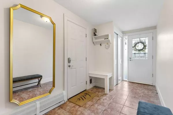 Calgary, AB T3E 5K8,3130 66 AVE SW #506