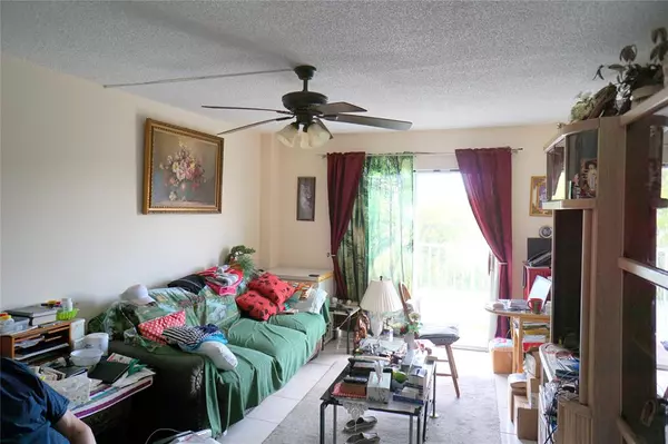 North Miami Beach, FL 33160,16465 NE 22nd Ave #314