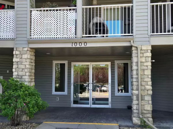 Airdrie, AB T4B 2W4,604 8 ST Southwest #1206