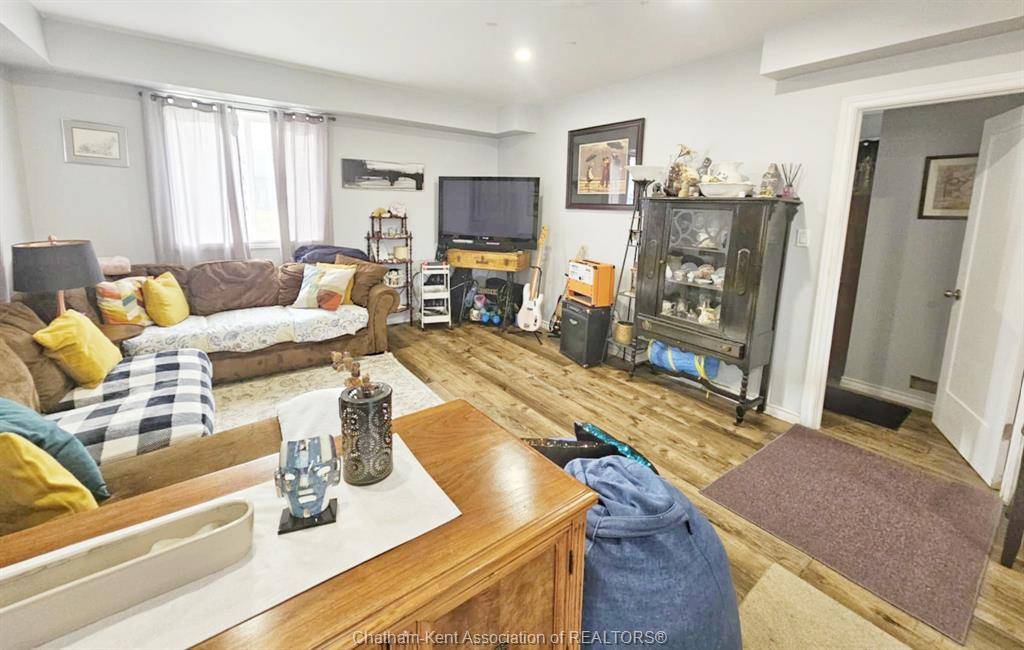 Blenheim, ON N0P 1A0,49 Hannibal Street