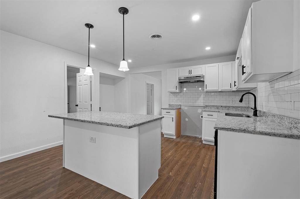 Weatherford, TX 76086,205 S Line