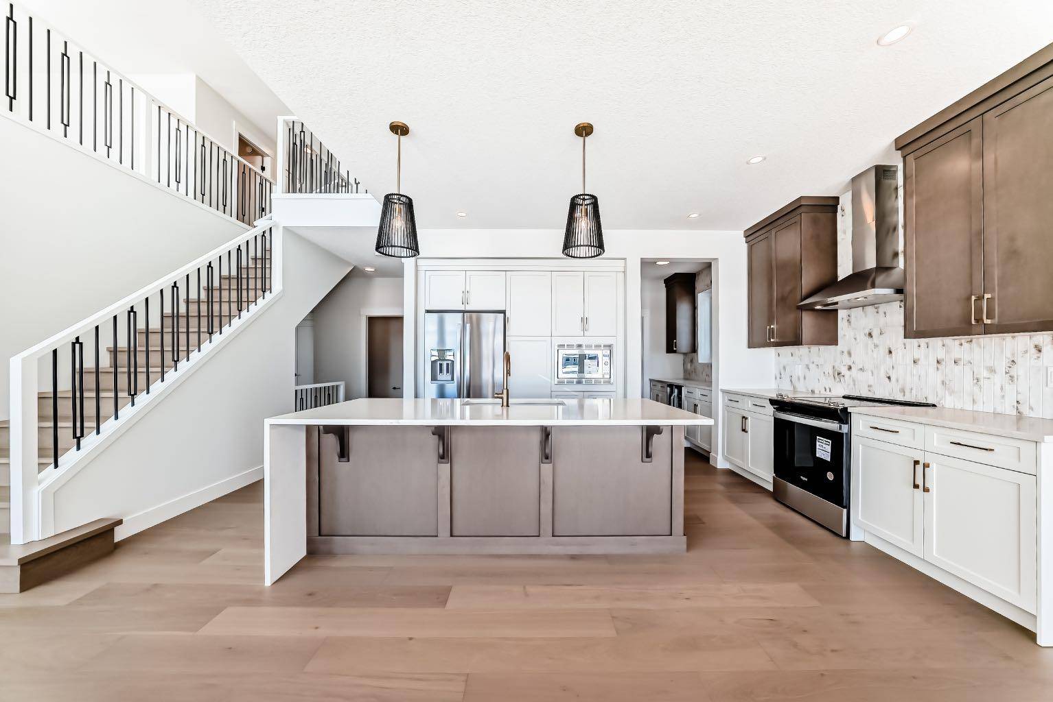 Calgary, AB T2X 2G5,80 Legacy Woods CRES Southeast