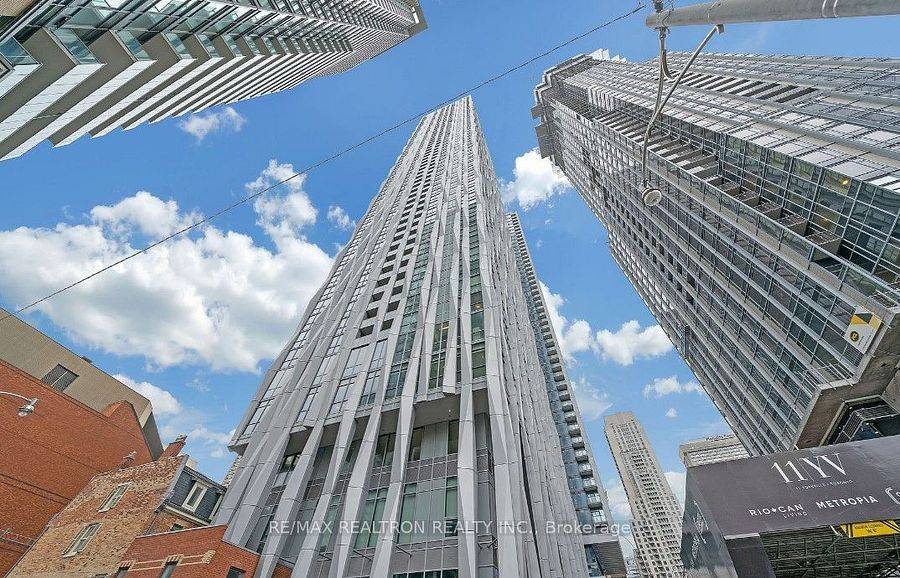 Toronto C02, ON M4W 0B1,1 Yorkville AVE #2405