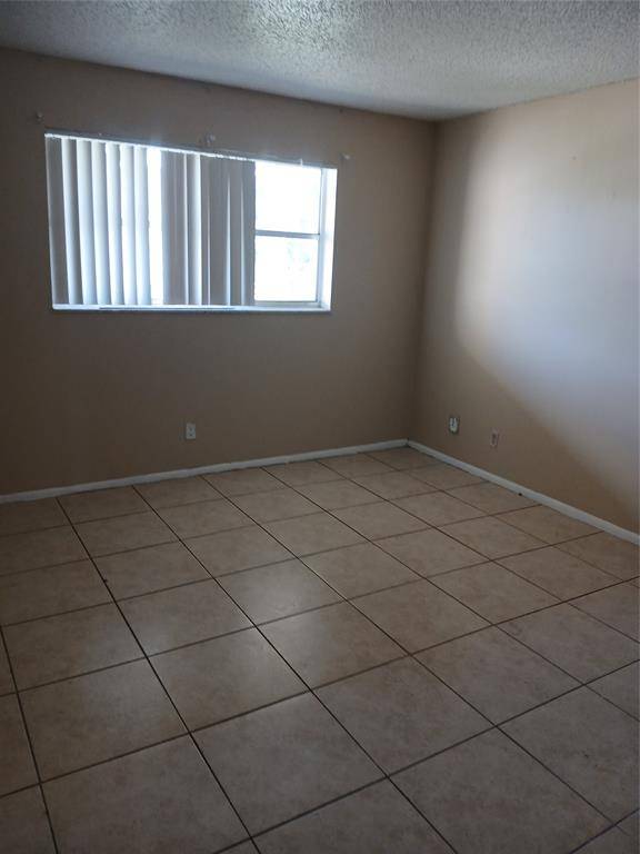 Tamarac, FL 33321,7901 Colony Cir #209