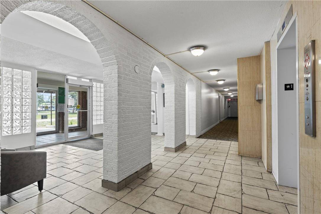 Hamilton, ON L8G 1B4,851 Queenston RD #105