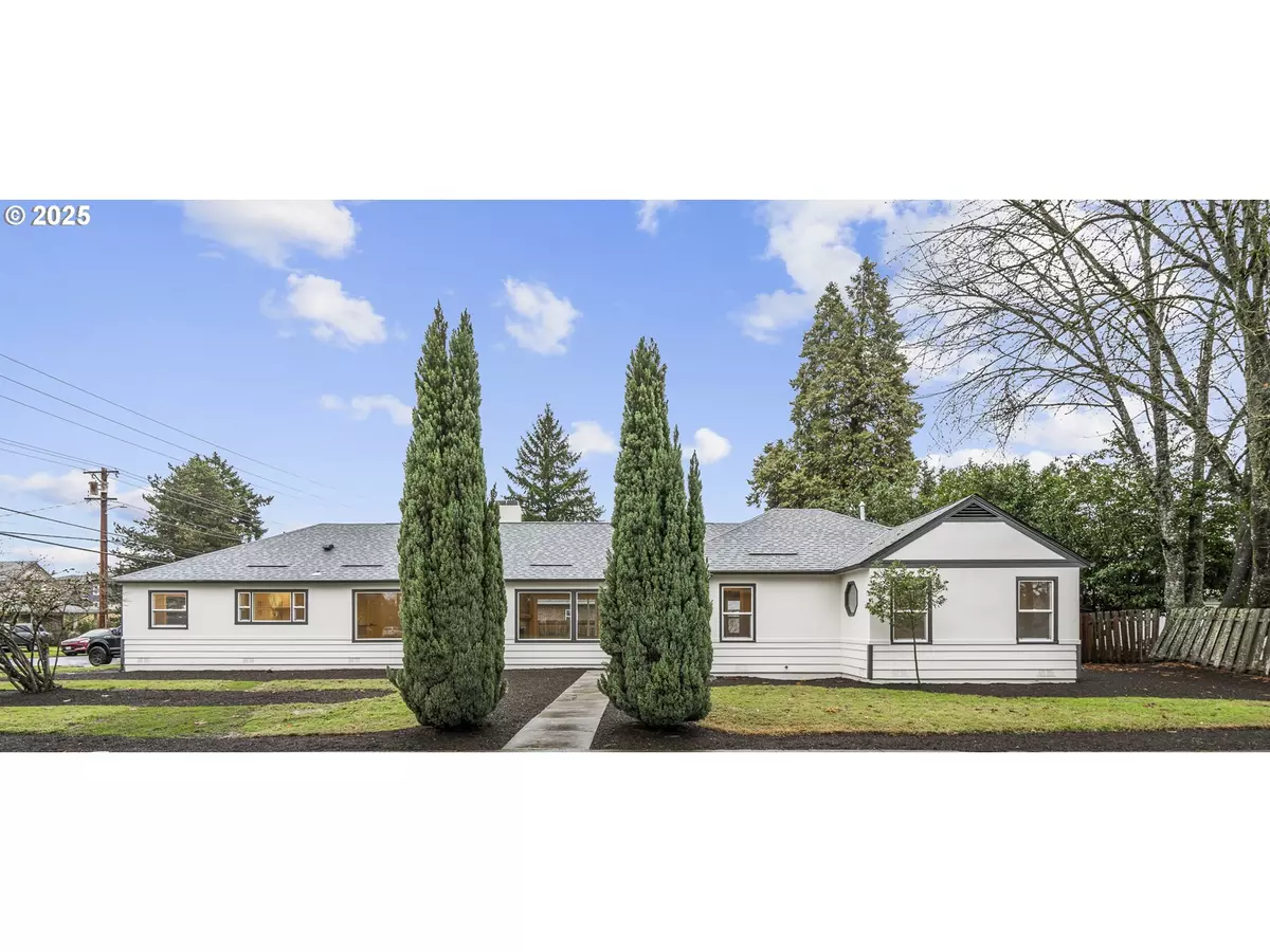 Newberg, OR 97132,304 S COLLEGE ST