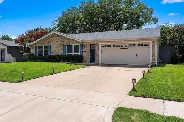 3833 Flamingo Lane, Irving, TX 75062
