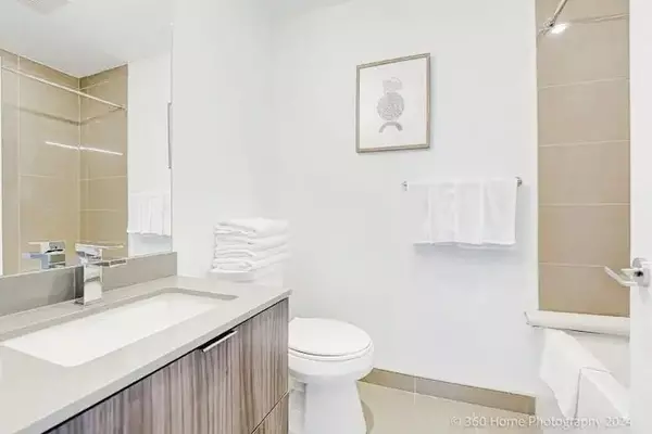 Toronto C08, ON M4W 0B4,395 Bloor ST E #5006