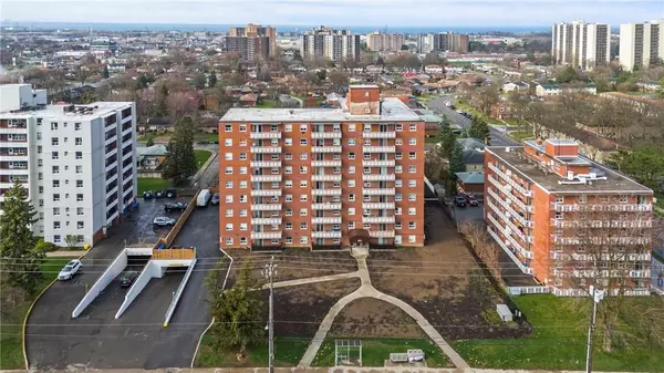 Hamilton, ON L8G 1B4,851 Queenston RD #105