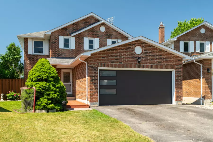12 Empson CT, Ajax, ON L1S 3Y3