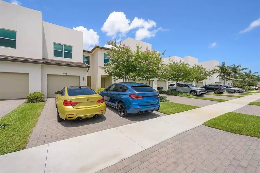 4858 Navali Dr, Lake Worth, FL 33467