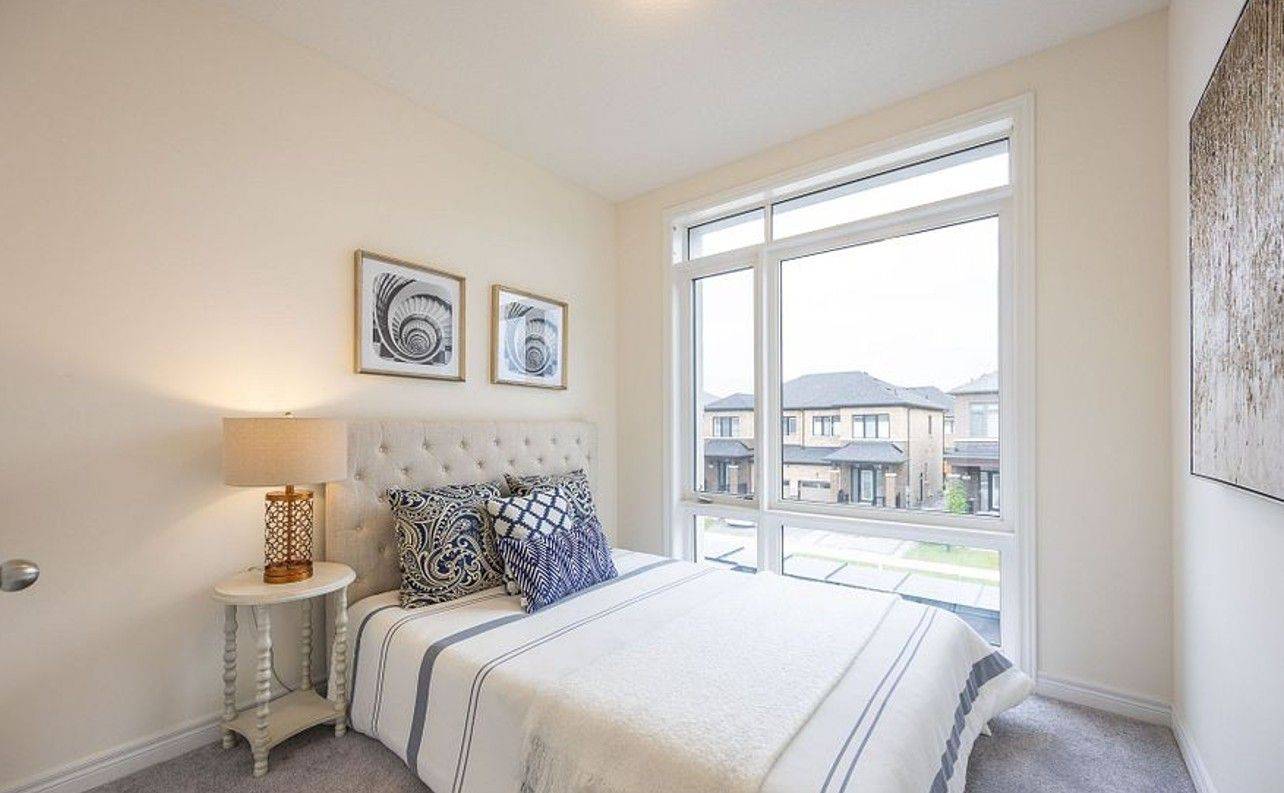 Whitby, ON L1P 0L4,16 Conarty CRES