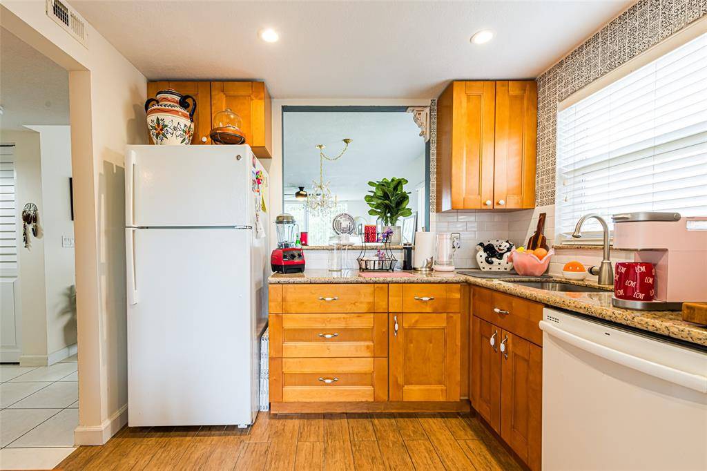 [StreetName, UnitNumber, StreetNumber, StreetDirPrefix], Pompano Beach, FL 33063