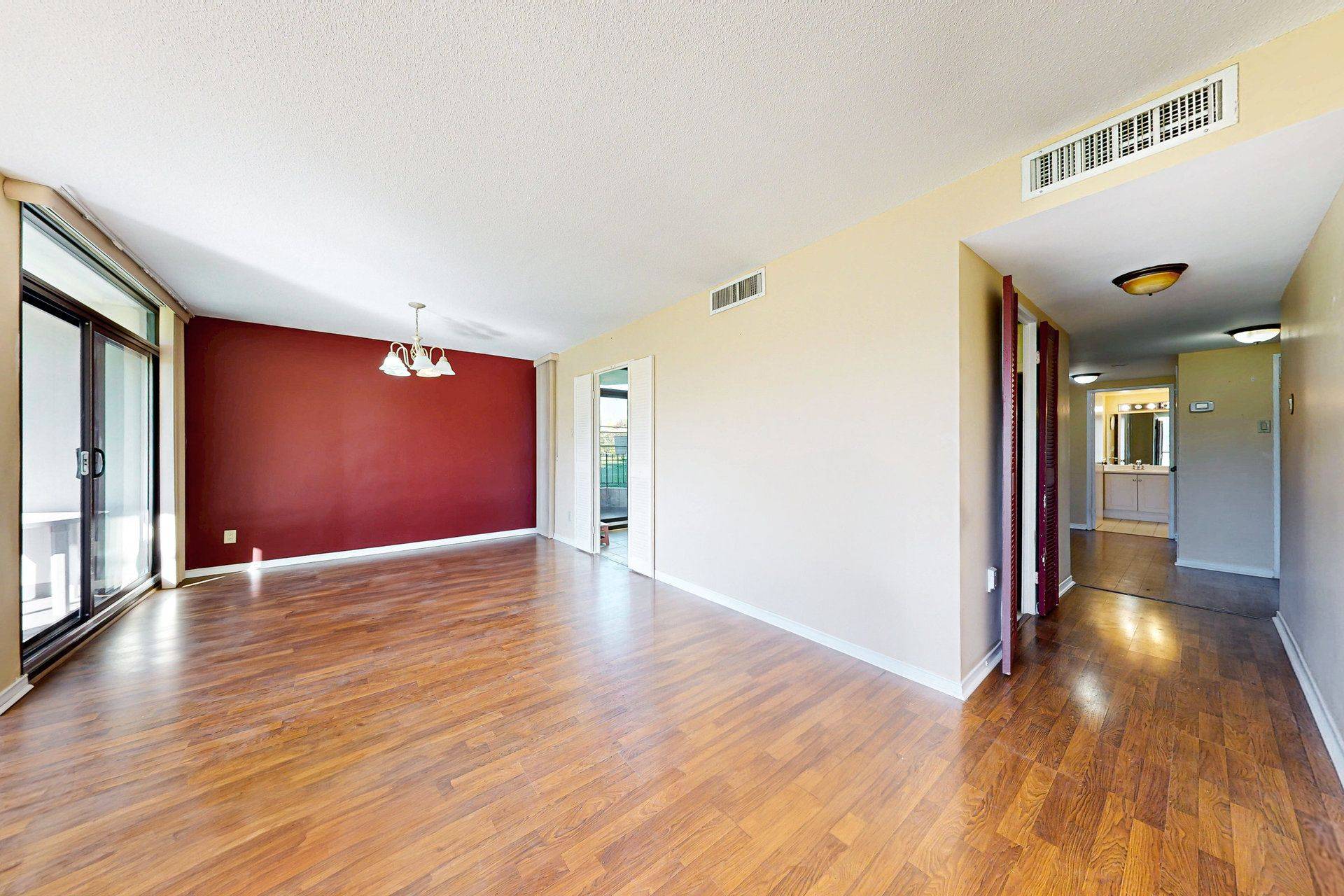 Mississauga, ON L4Y 3T6,1333 Bloor ST #103