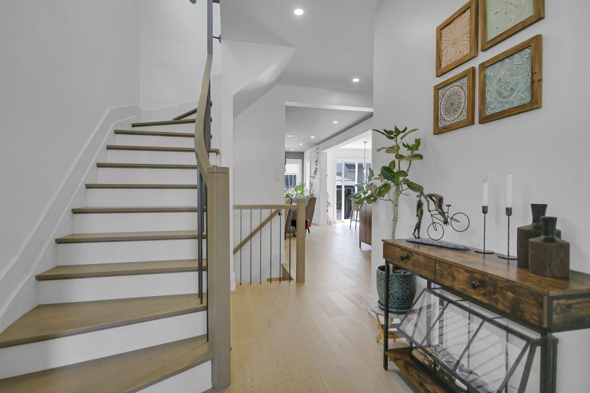 Kanata, ON K2M 0L4,993 Shimmerton CIR
