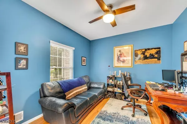South Plainfield Boro, NJ 07080,10 Rauer Ct