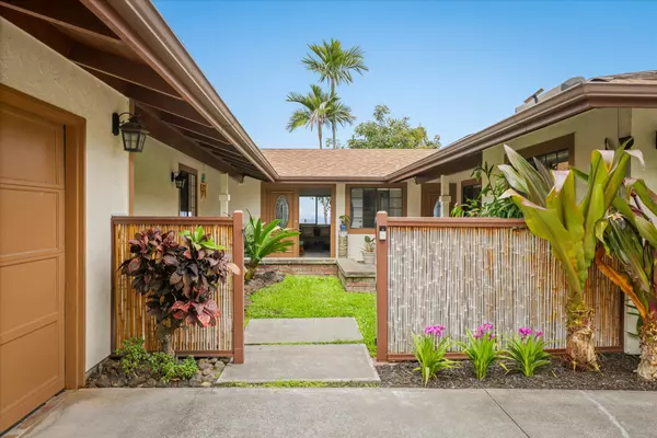 Kailua-kona, HI 96740,75-5818 LUPA PL