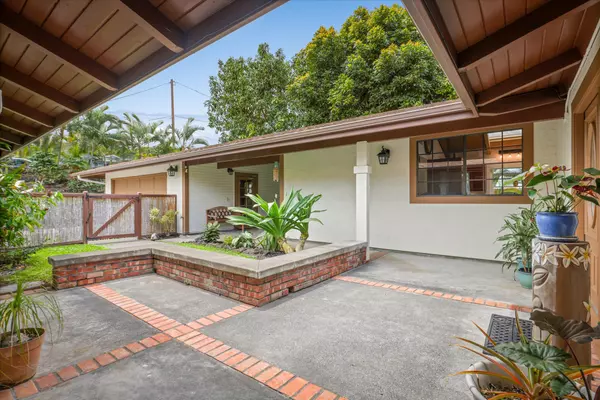 Kailua-kona, HI 96740,75-5818 LUPA PL