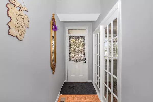 Hunt Club - Windsor Park Village And Area, ON K1V 0N5,510 VINTAGE LN