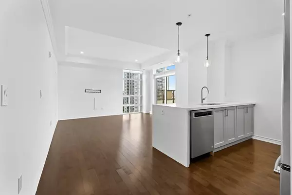Hamilton, ON L8P 3G1,81 Robinson ST #PH1106