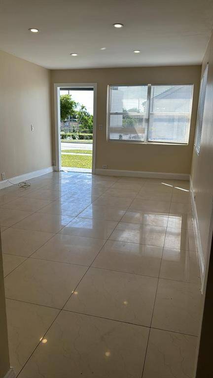 Riviera Beach, FL 33404,3734 Avenue S