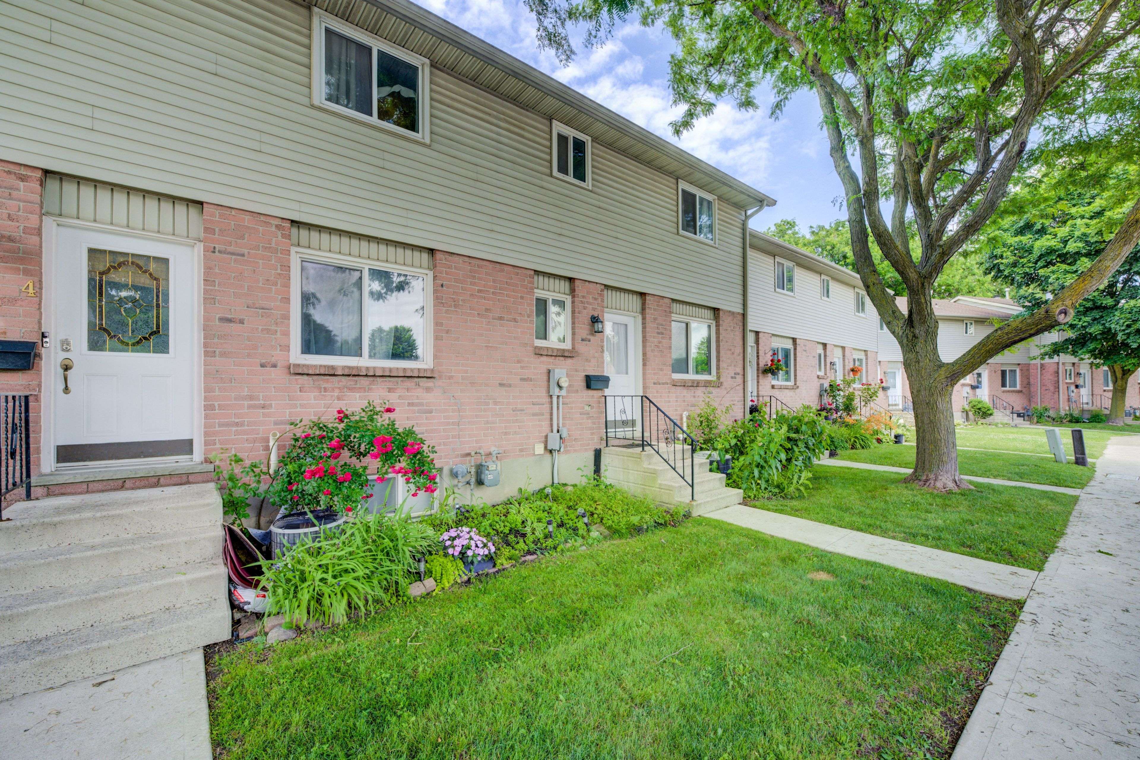 Woodstock, ON N4T 1K8,486 Springbank AVE N #3