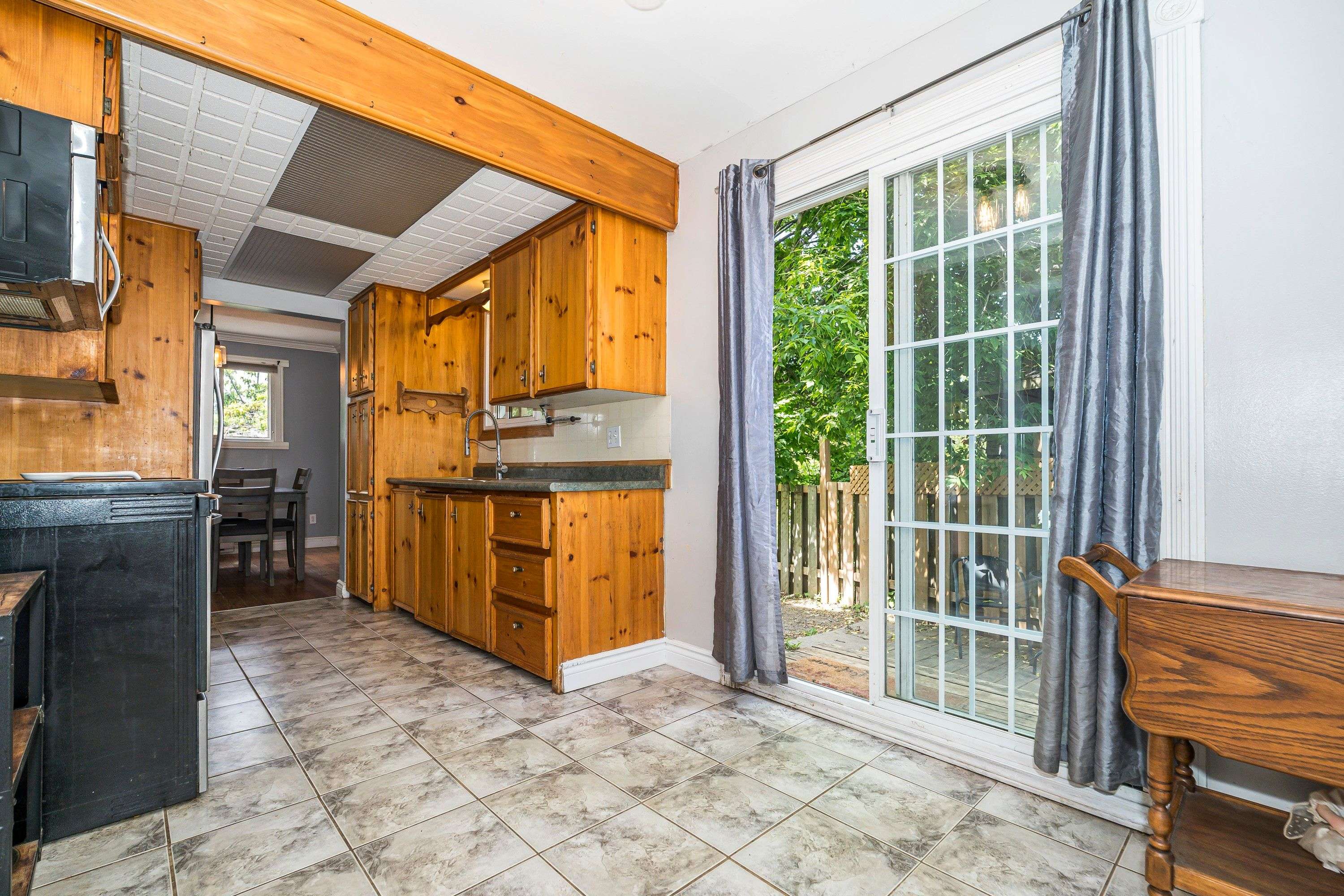 Oshawa, ON L1J 6C6,345 Killarney CT