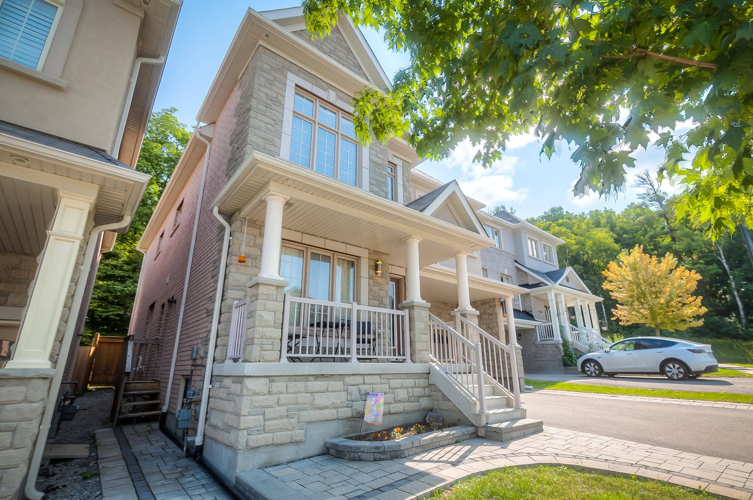 Newmarket, ON L3X 0G1,243 Gord Clelland Gate #Bsmt