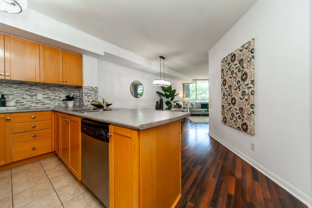 Toronto W03, ON M6N 5J1,1600 Keele ST #202