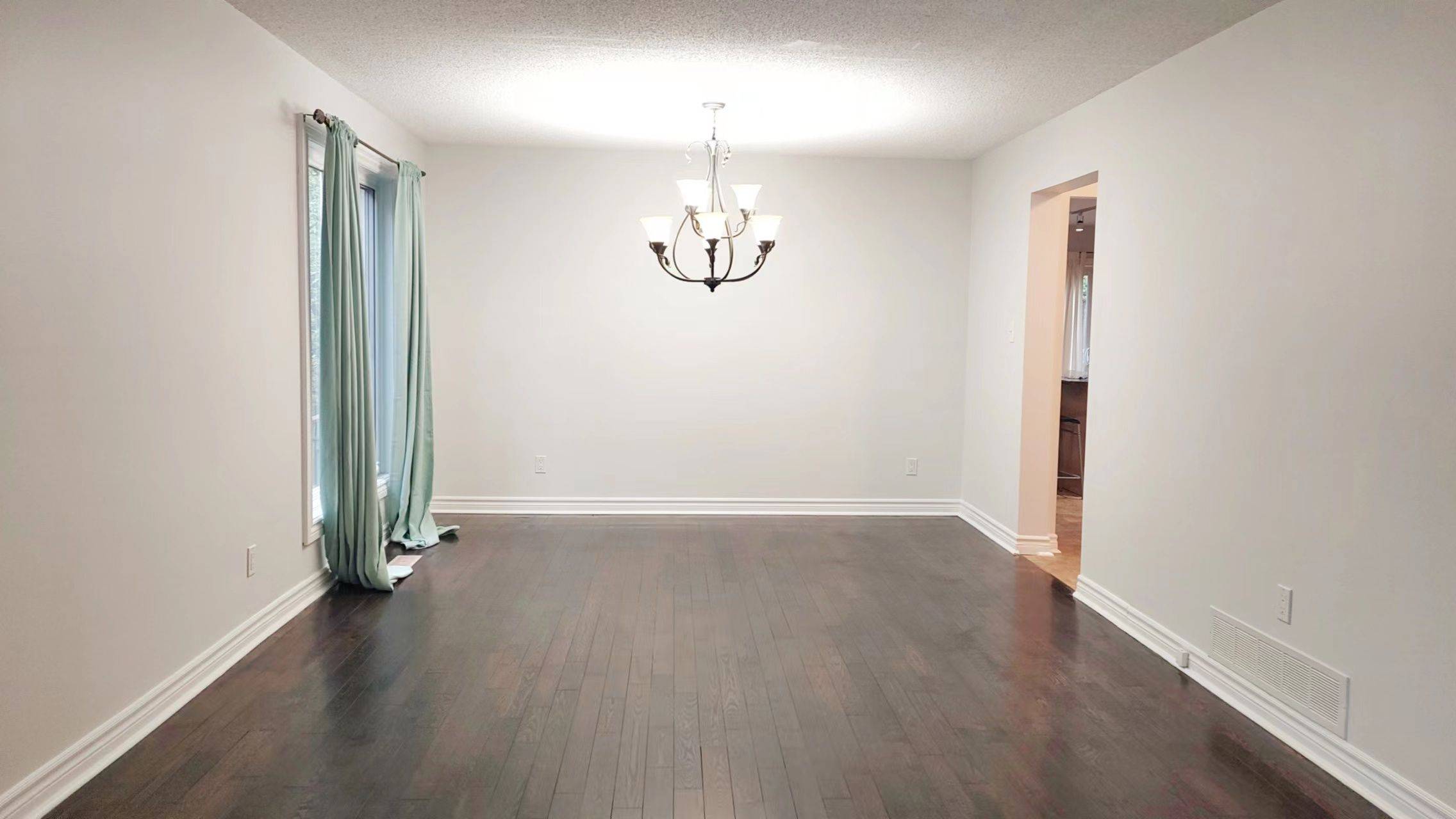Oakville, ON L6H 4P9,354 Erin ST