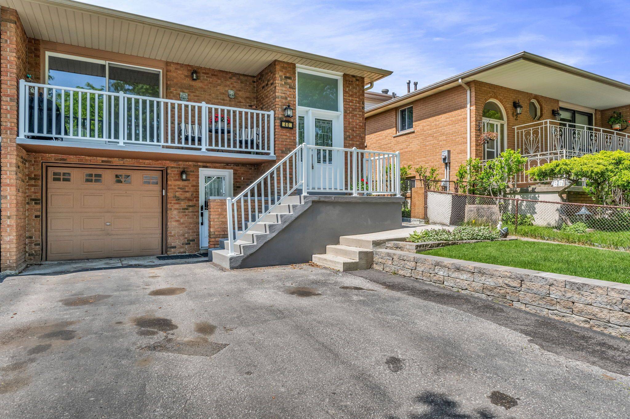 Brampton, ON L6V 3G8,40 Petunias RD